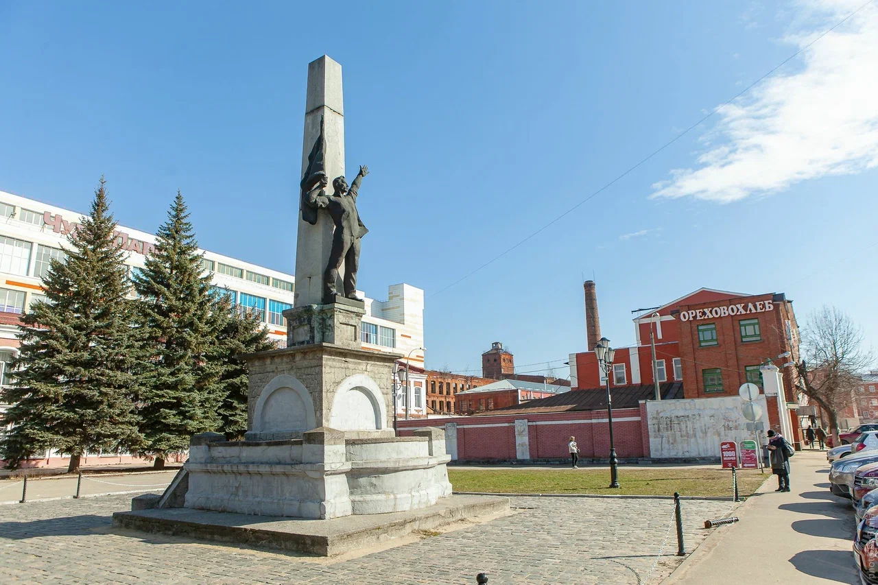 Памятник Борцам революции