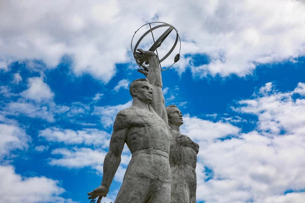 Памятник Атомщикам